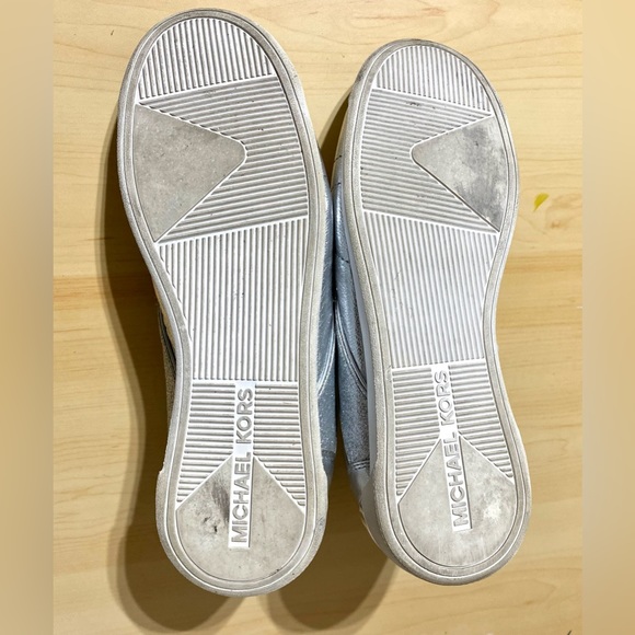 ♦️Michael Kors Women’s Addie lace up Silver Sneakers Size 8.5♦️ - Picture 14 of 14